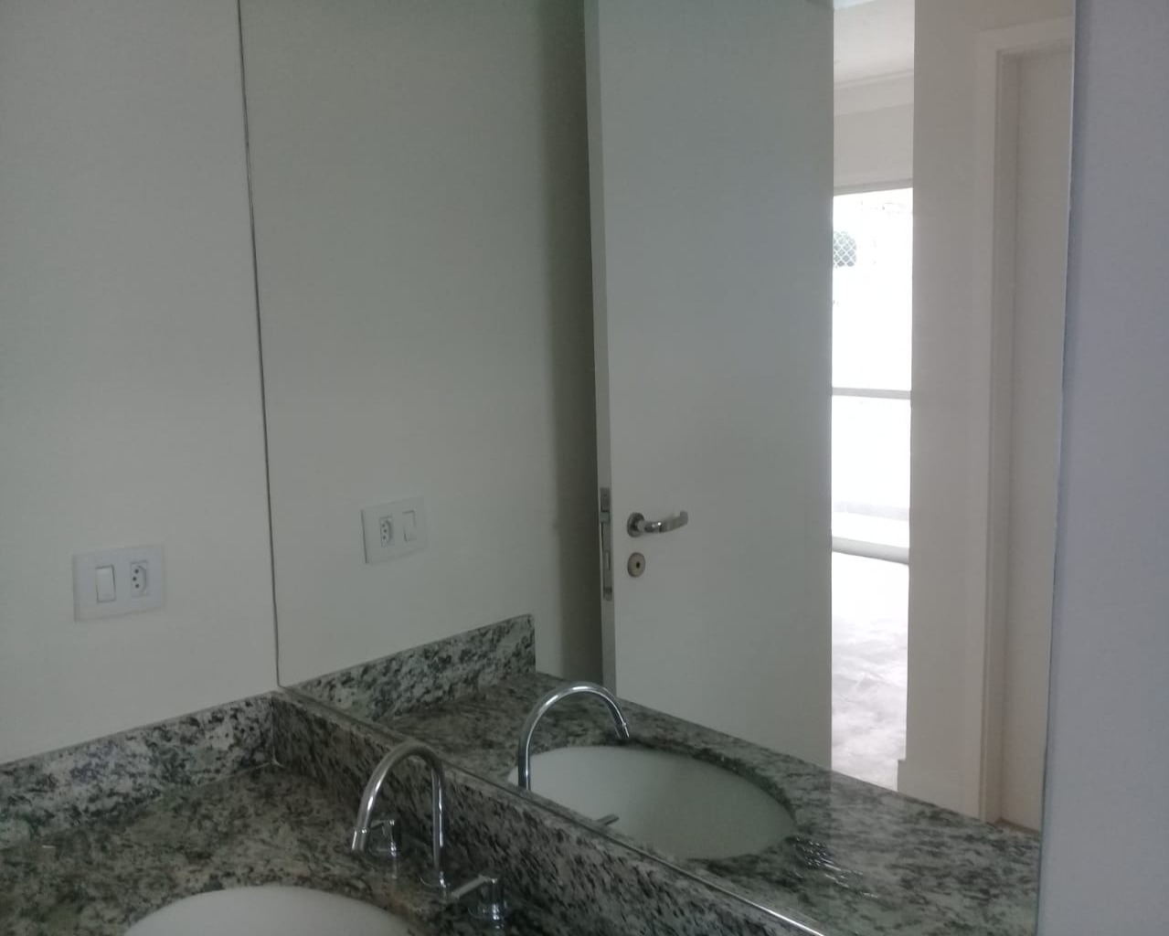 Apartamento para alugar com 1 quarto, 56m² - Foto 17