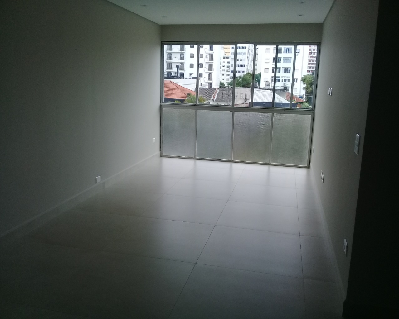 Apartamento à venda com 3 quartos, 130m² - Foto 1