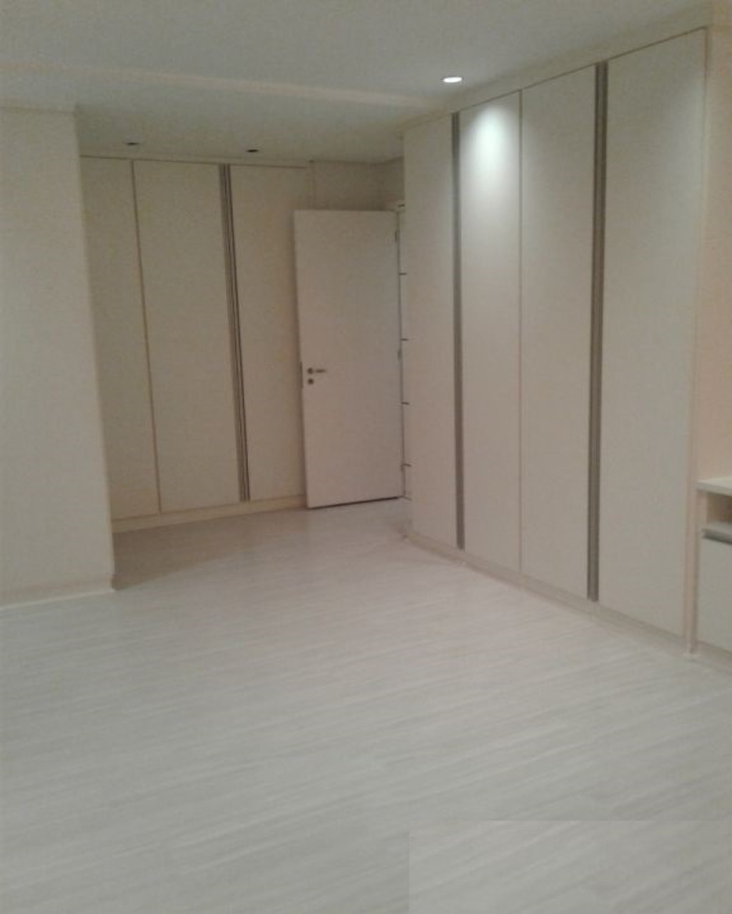 Apartamento para alugar com 3 quartos, 190m² - Foto 11