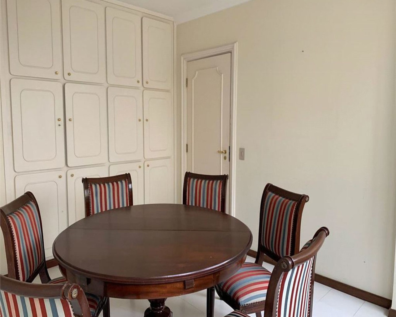 Apartamento para alugar com 3 quartos, 365m² - Foto 9