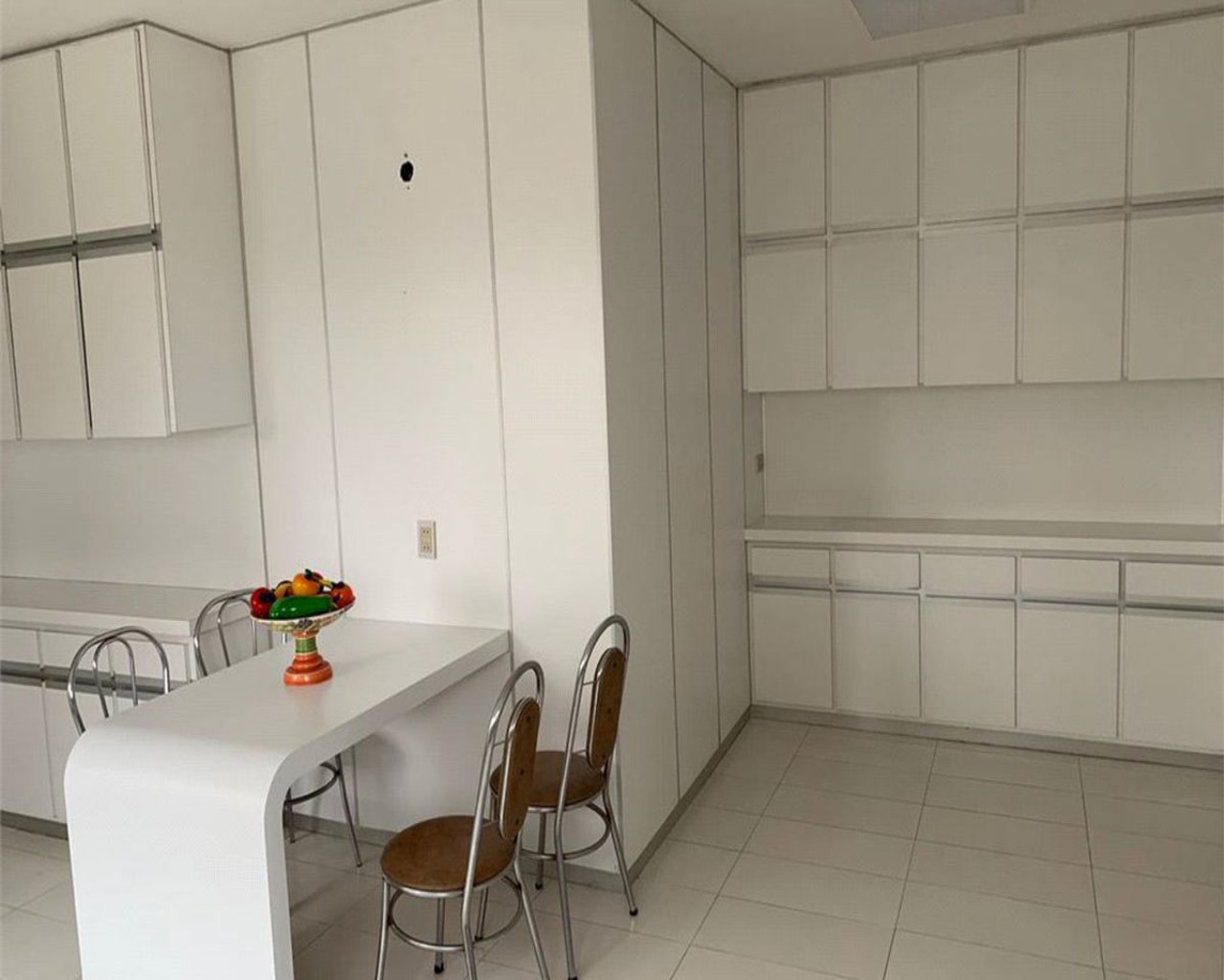 Apartamento para alugar com 3 quartos, 365m² - Foto 18