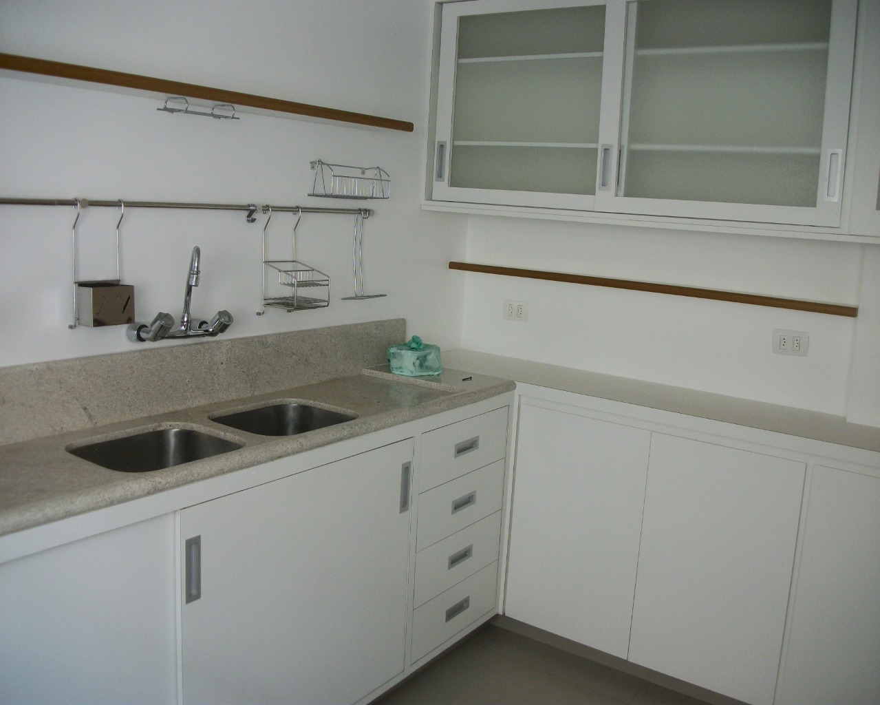 Apartamento à venda com 1 quarto, 70m² - Foto 9