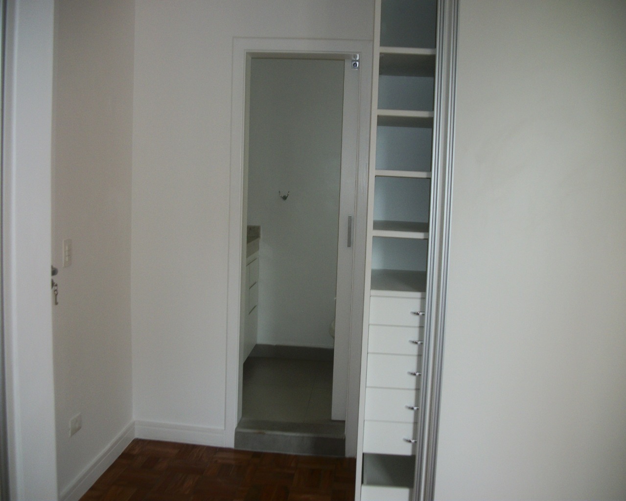 Apartamento à venda com 1 quarto, 70m² - Foto 18