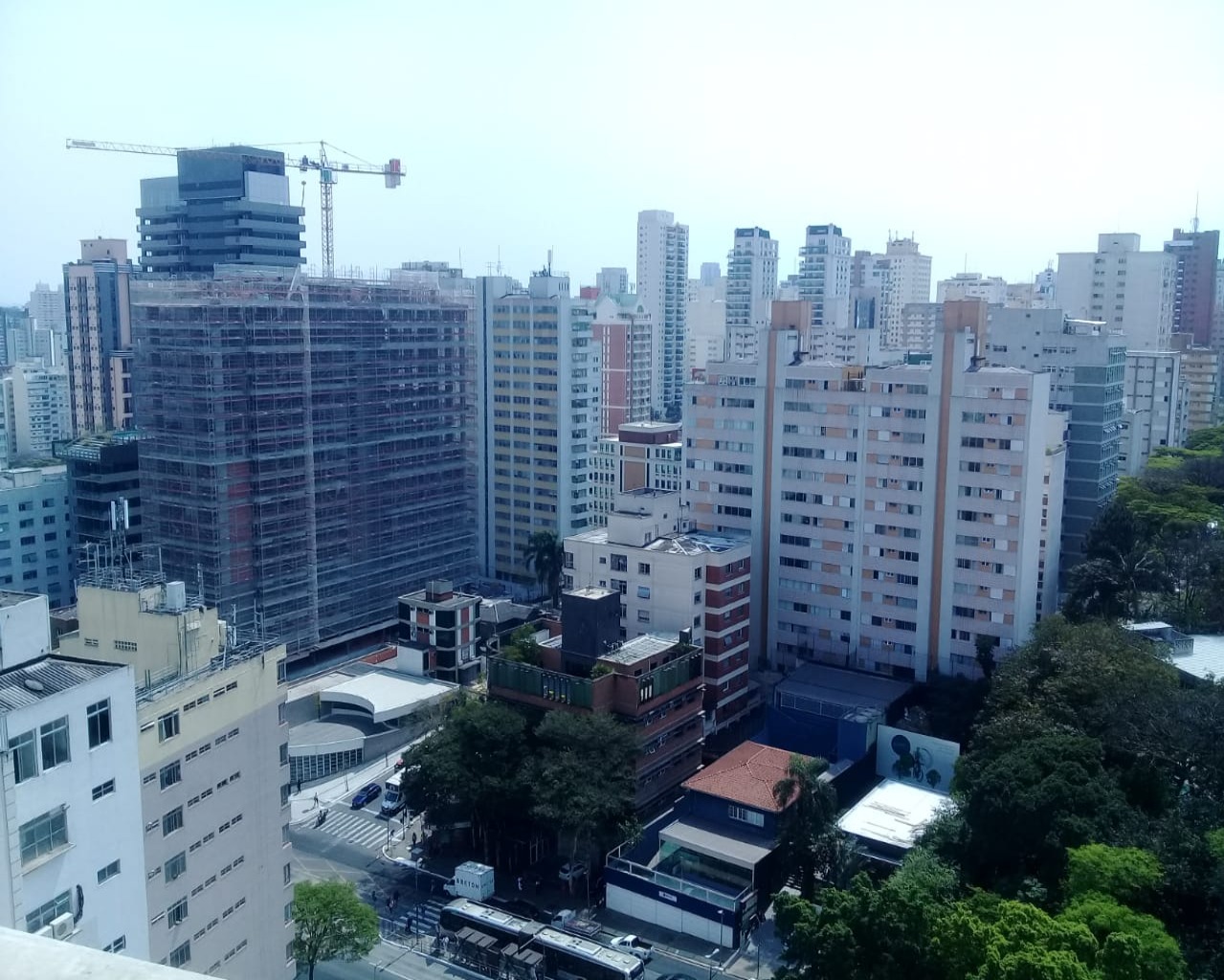 Apartamento para alugar com 3 quartos, 130m² - Foto 10