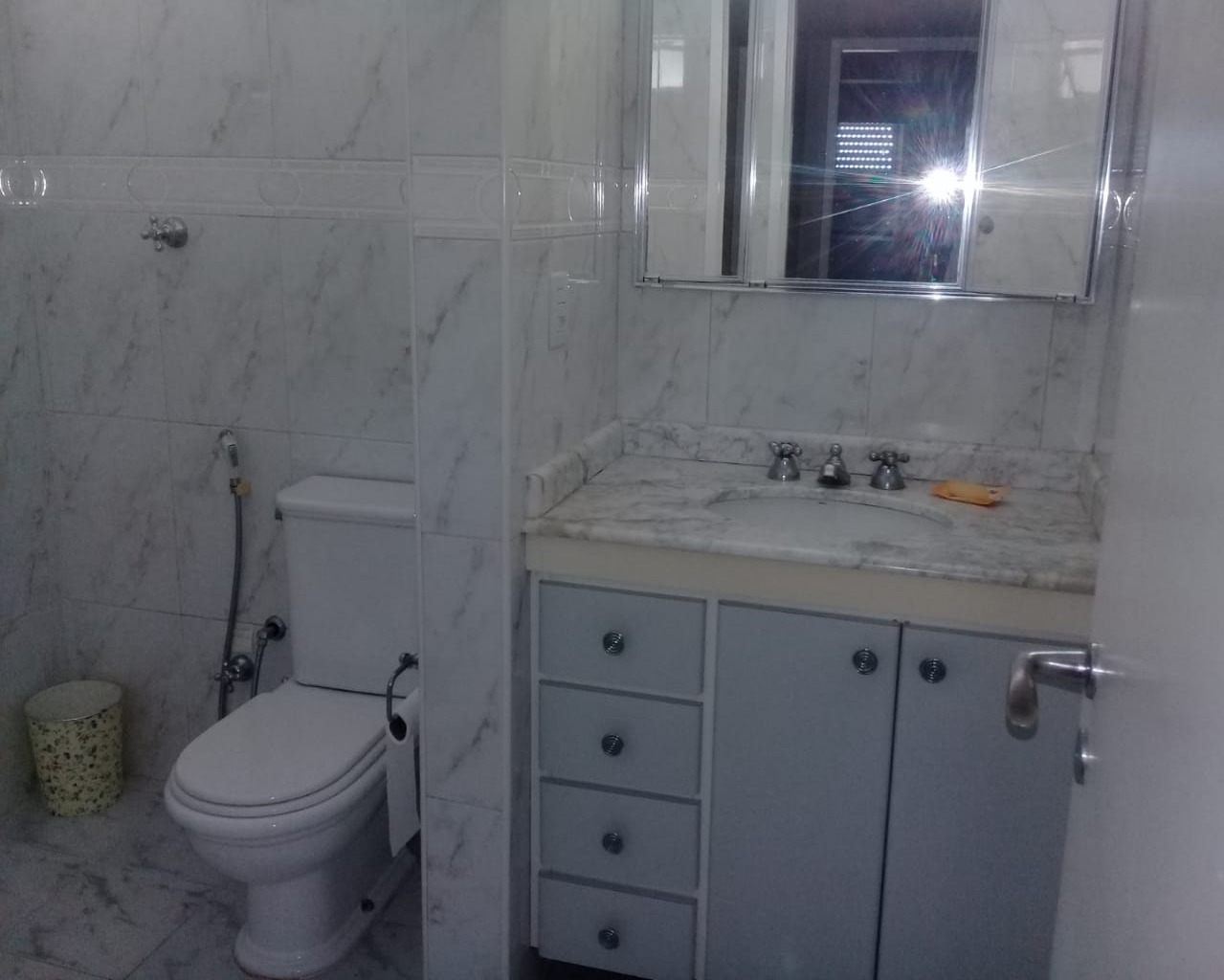 Apartamento para alugar com 3 quartos, 130m² - Foto 28