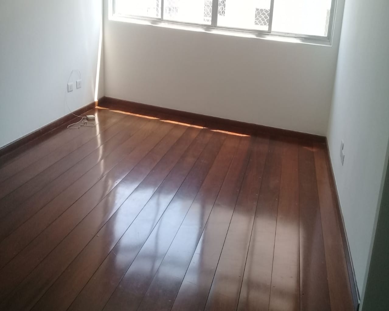 Apartamento para alugar com 3 quartos, 110m² - Foto 1