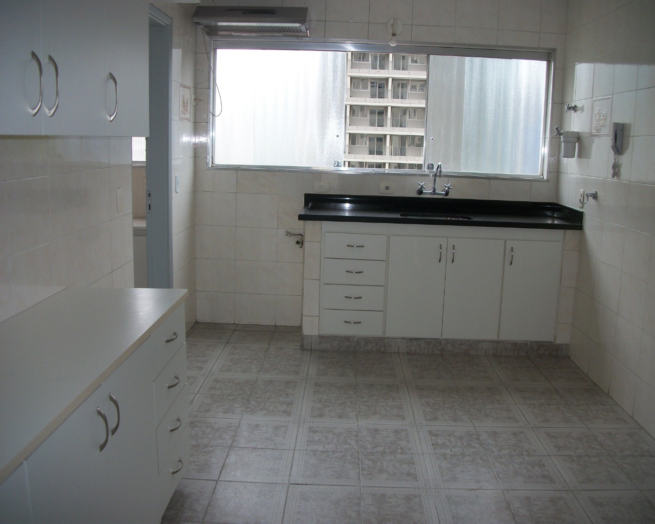 Apartamento para alugar com 3 quartos, 130m² - Foto 3