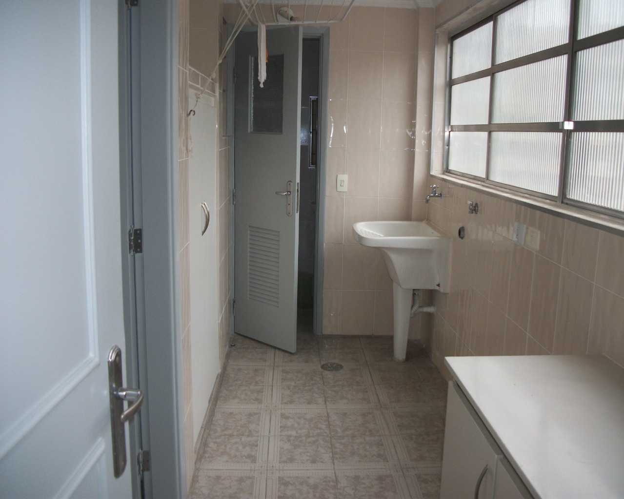 Apartamento para alugar com 3 quartos, 130m² - Foto 6