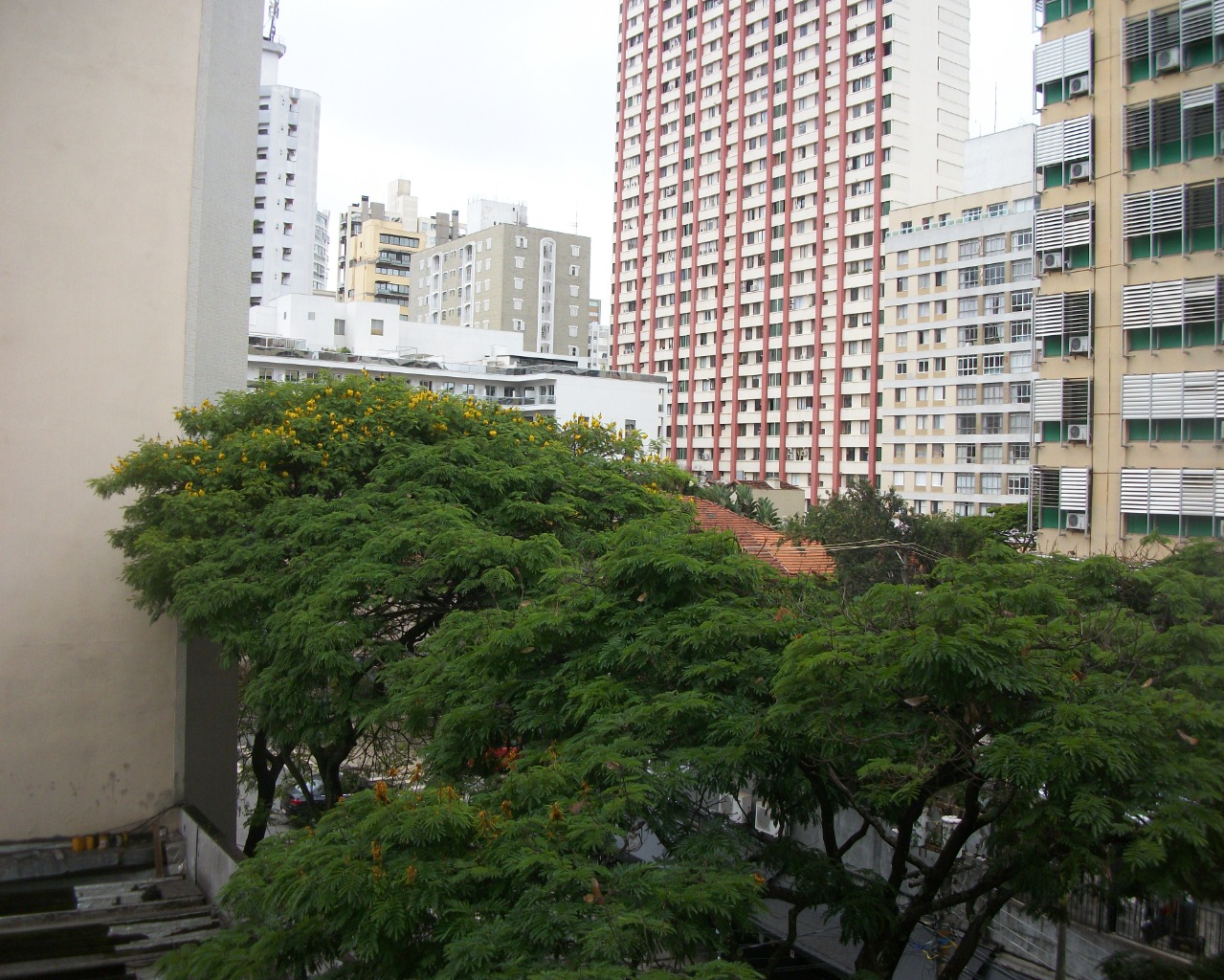 Apartamento para alugar com 3 quartos, 130m² - Foto 13