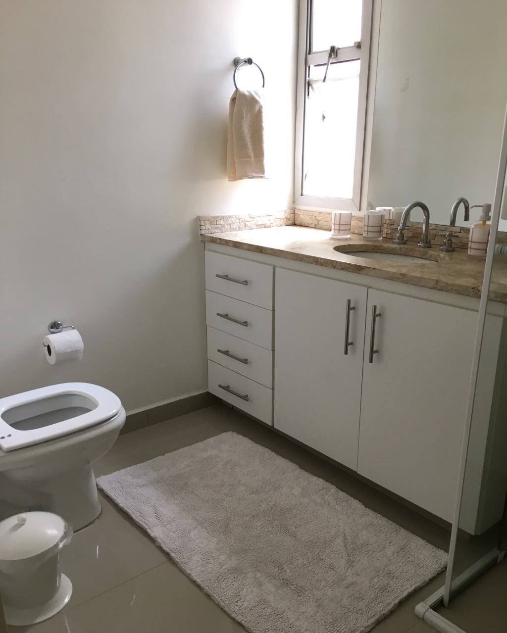 Apartamento para alugar com 2 quartos, 100m² - Foto 4