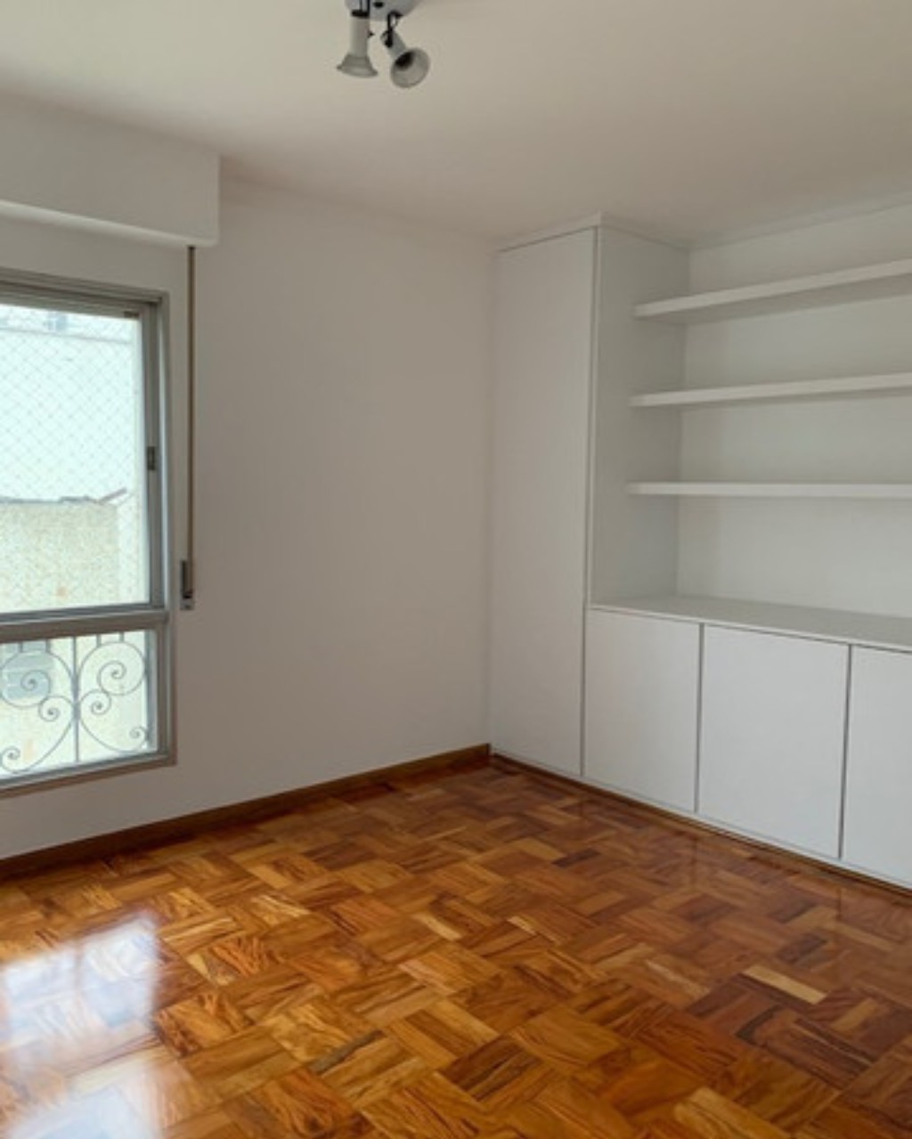 Apartamento para alugar com 3 quartos, 130m² - Foto 3