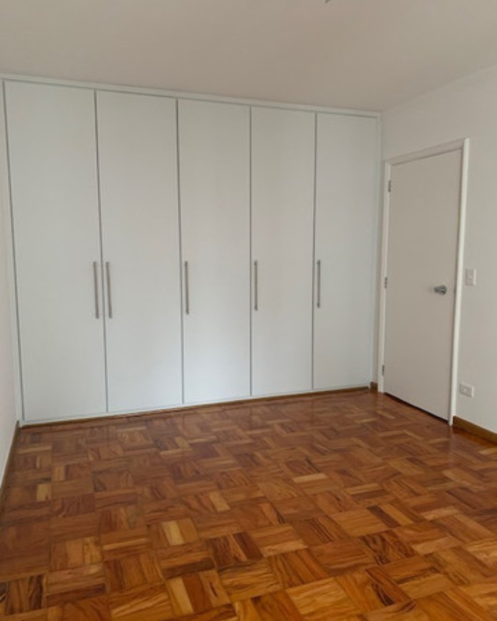 Apartamento para alugar com 3 quartos, 130m² - Foto 8