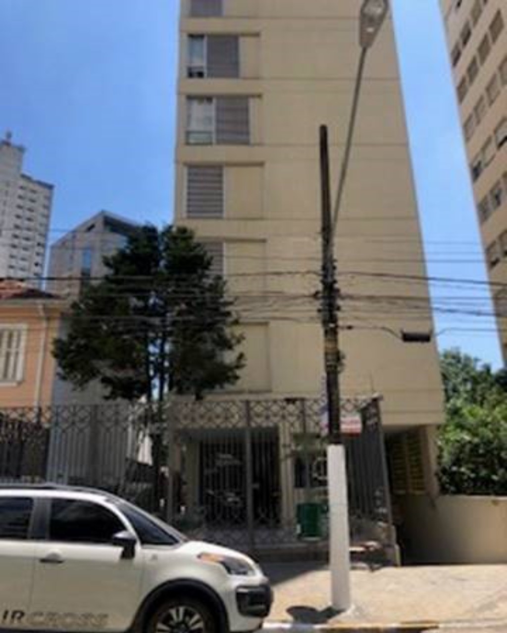 Apartamento para alugar com 3 quartos, 156m² - Foto 2