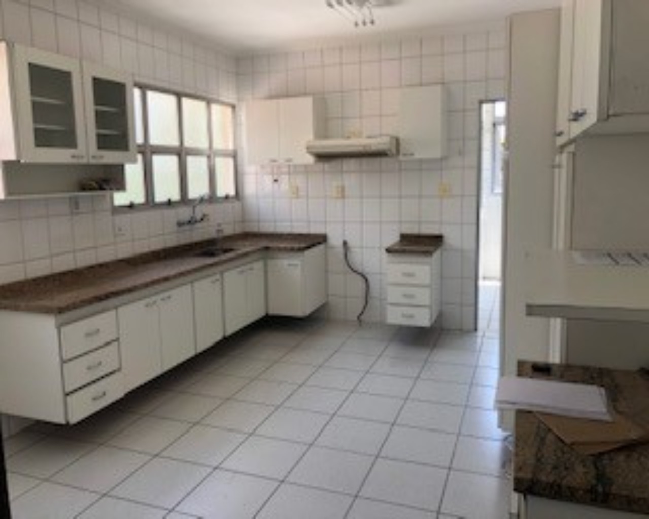 Apartamento para alugar com 3 quartos, 156m² - Foto 8