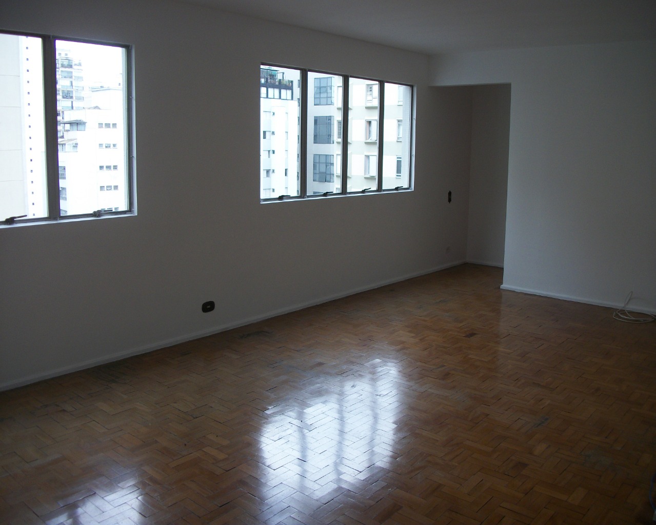 Apartamento para alugar com 4 quartos, 140m² - Foto 4