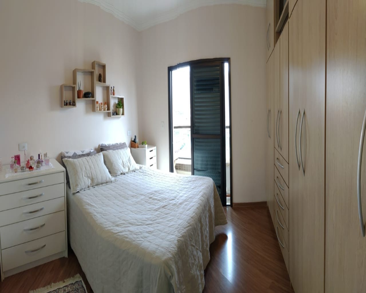 Apartamento à venda com 4 quartos, 150m² - Foto 4