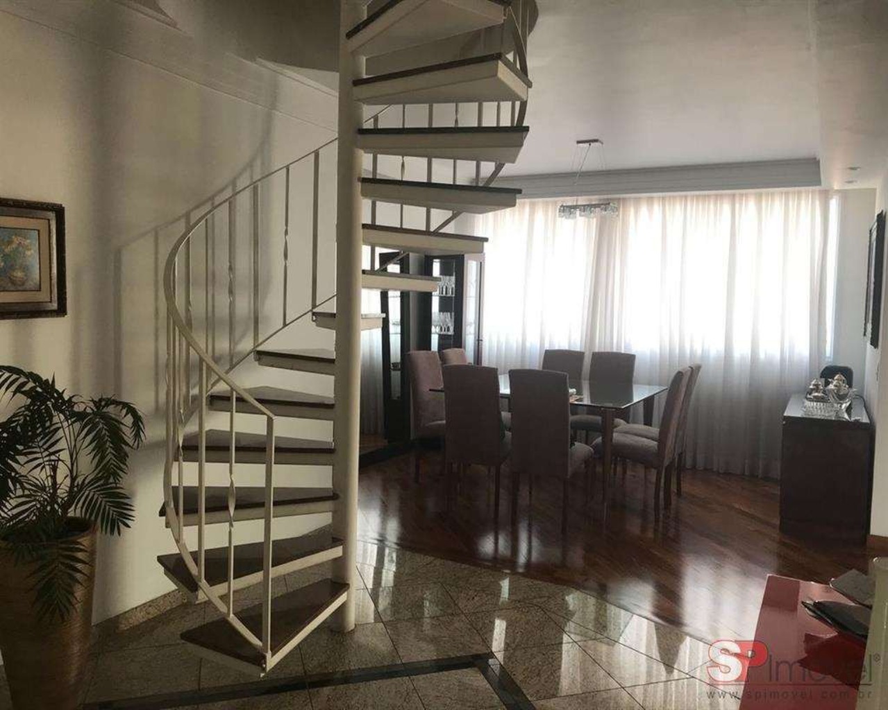 Apartamento à venda com 3 quartos, 250m² - Foto 1