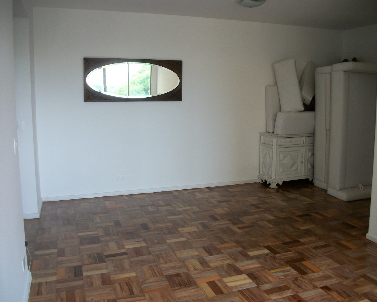 Apartamento à venda com 2 quartos, 70m² - Foto 4