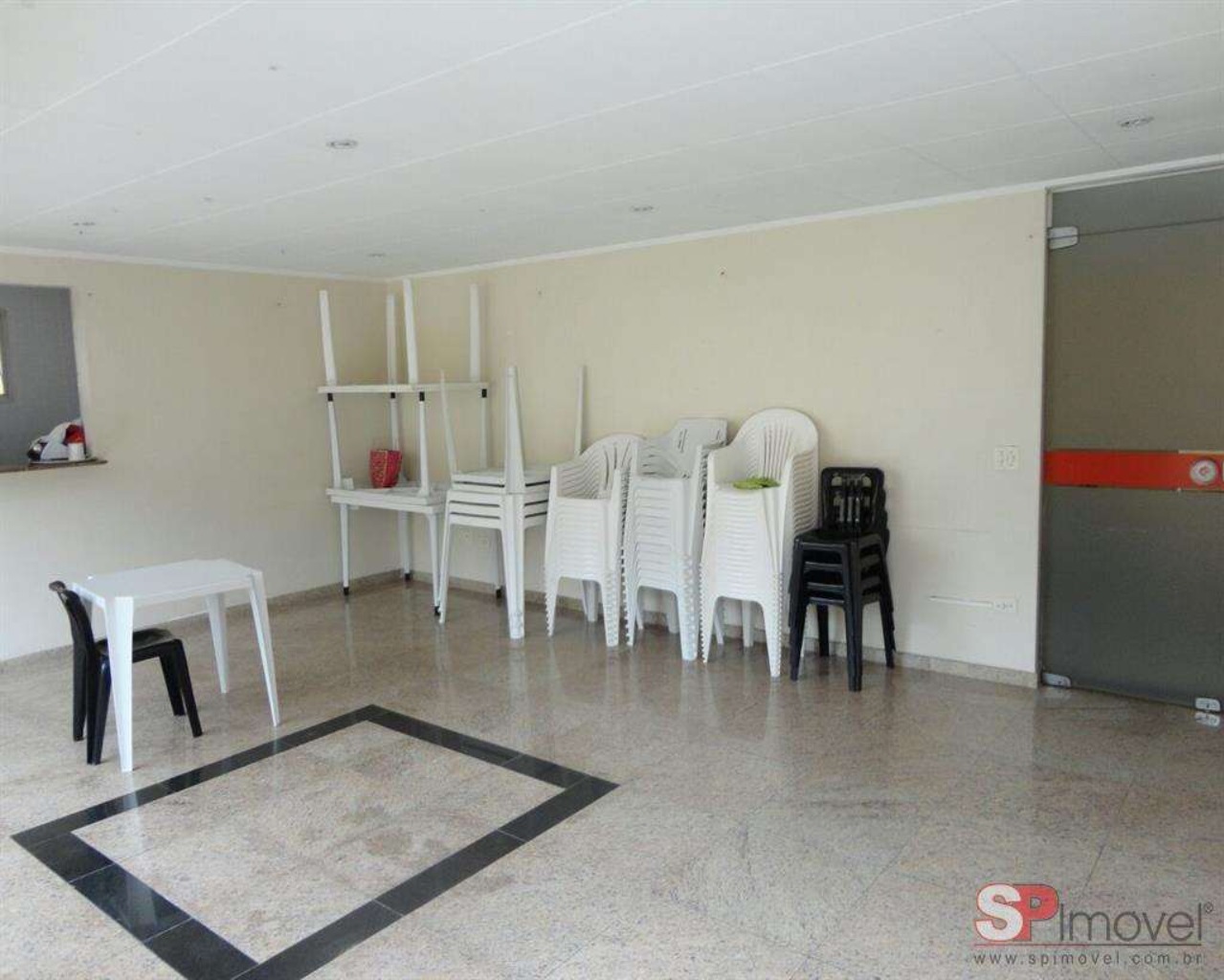 Apartamento à venda com 3 quartos, 75m² - Foto 2