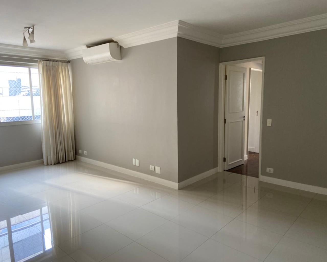 Apartamento para alugar com 2 quartos, 100m² - Foto 1