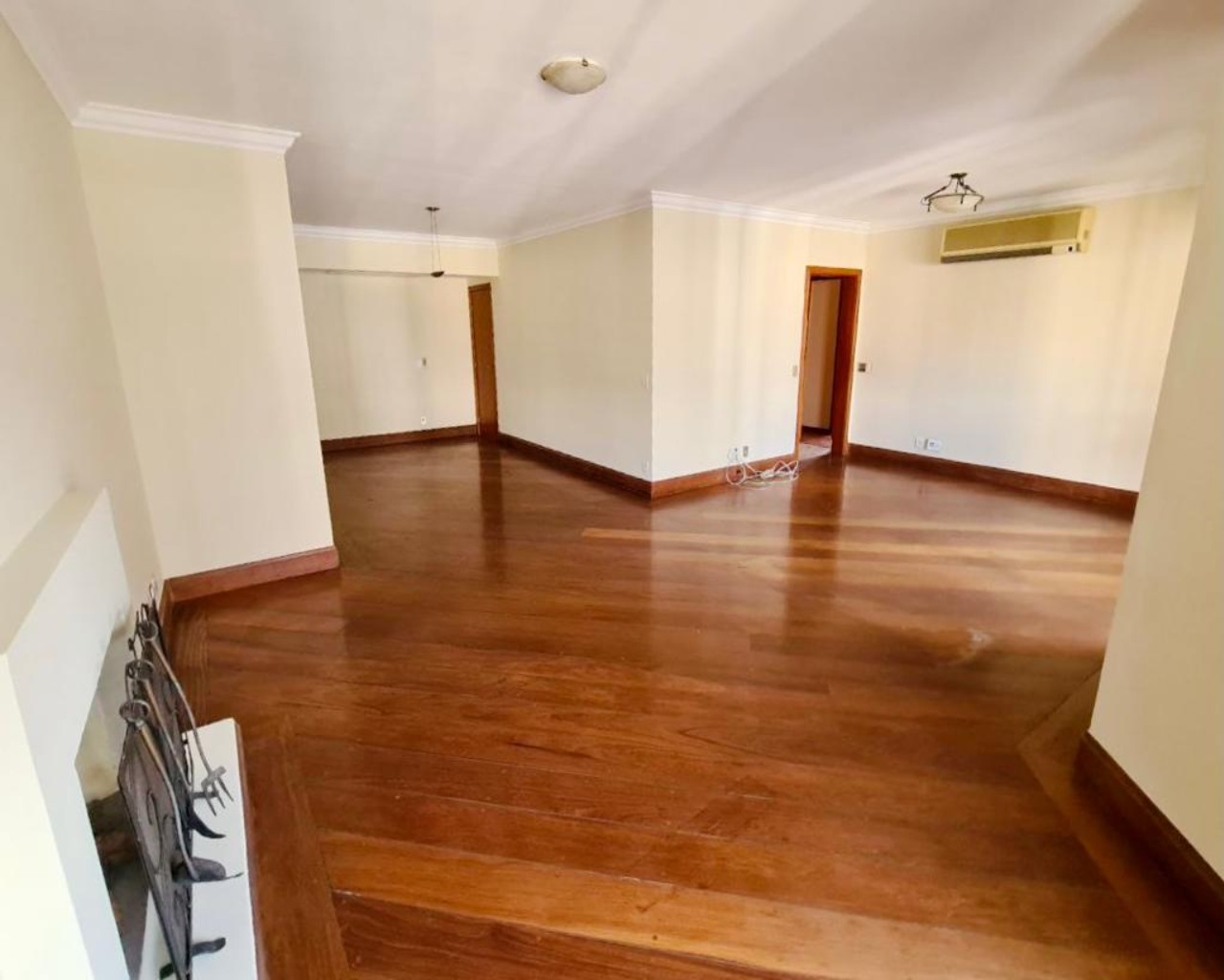 Apartamento para alugar com 4 quartos, 190m² - Foto 13