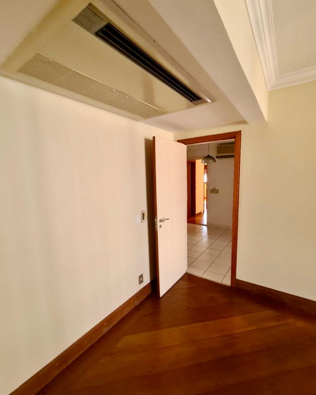 Apartamento para alugar com 4 quartos, 190m² - Foto 7