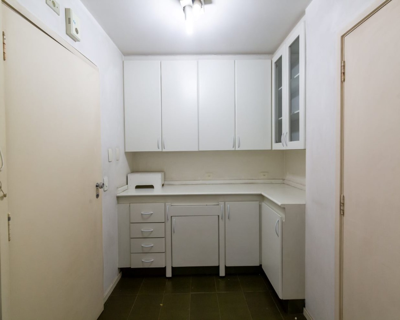 Apartamento para alugar com 3 quartos, 145m² - Foto 29