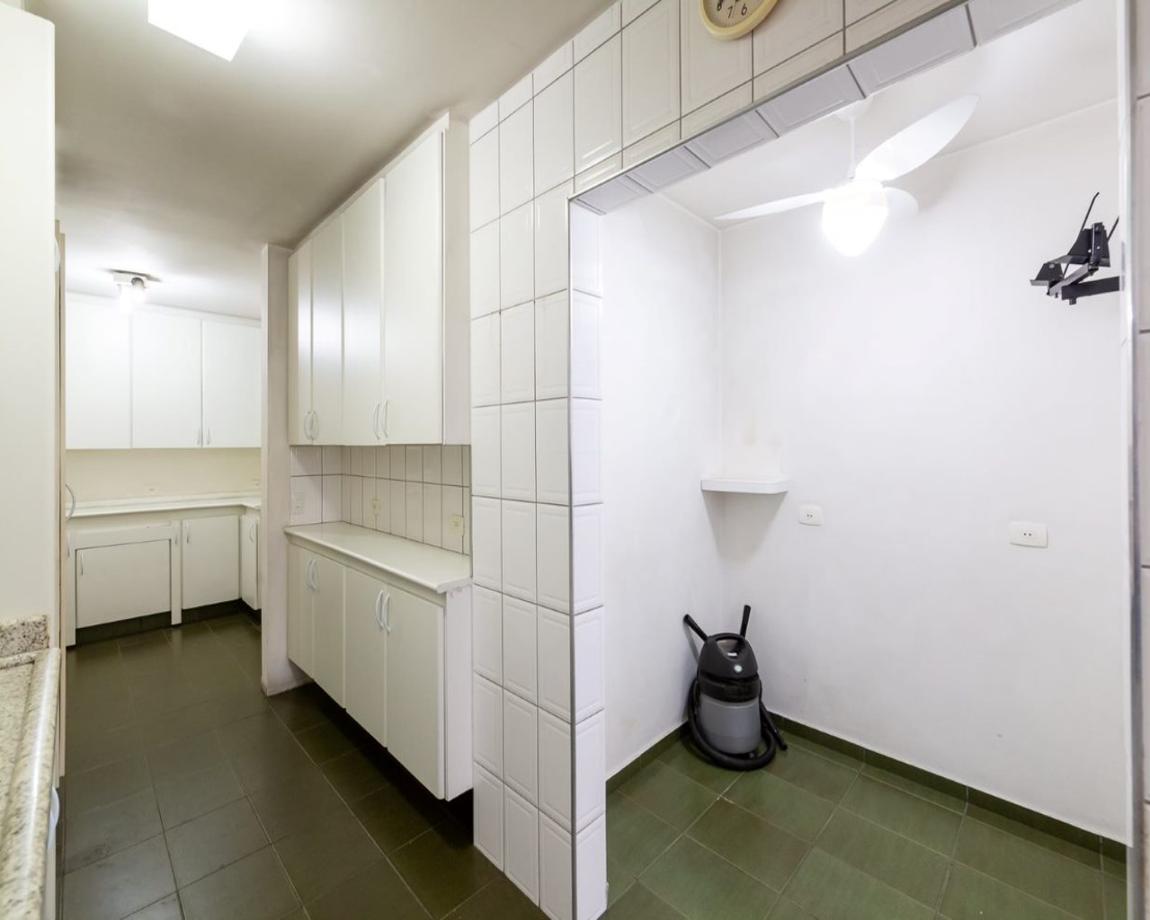 Apartamento para alugar com 3 quartos, 145m² - Foto 35