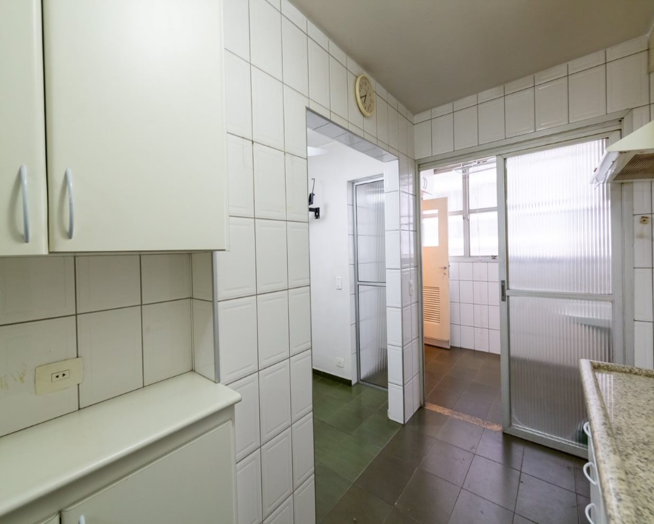 Apartamento para alugar com 3 quartos, 145m² - Foto 32