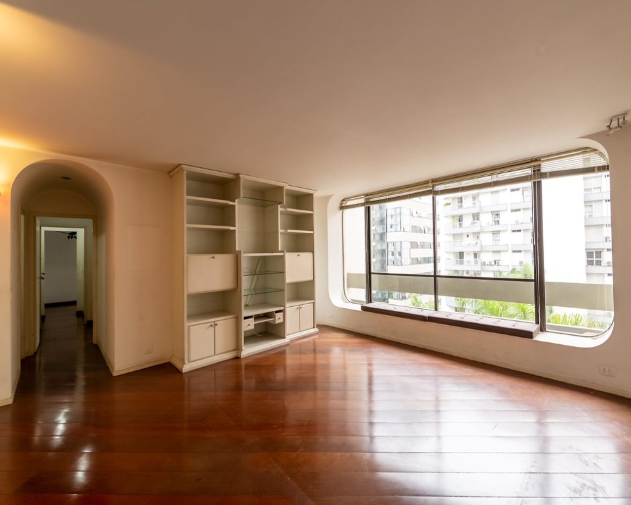 Apartamento para alugar com 3 quartos, 145m² - Foto 1