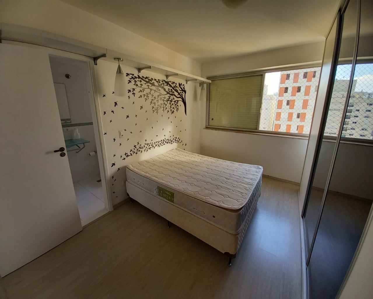 Apartamento para alugar com 3 quartos, 130m² - Foto 13