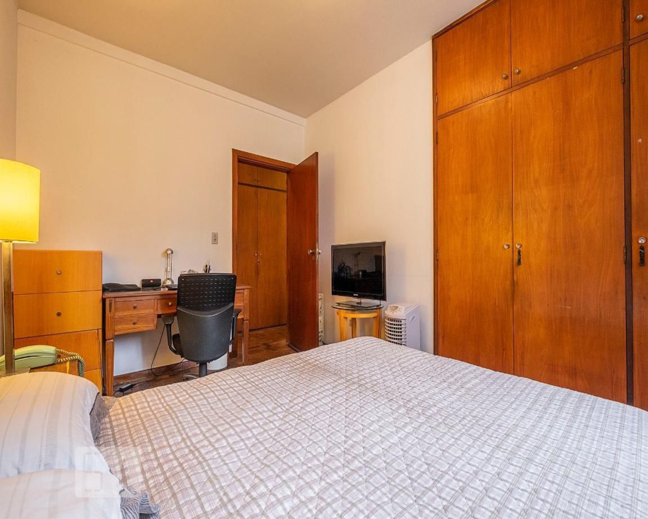 Apartamento à venda com 3 quartos, 190m² - Foto 2