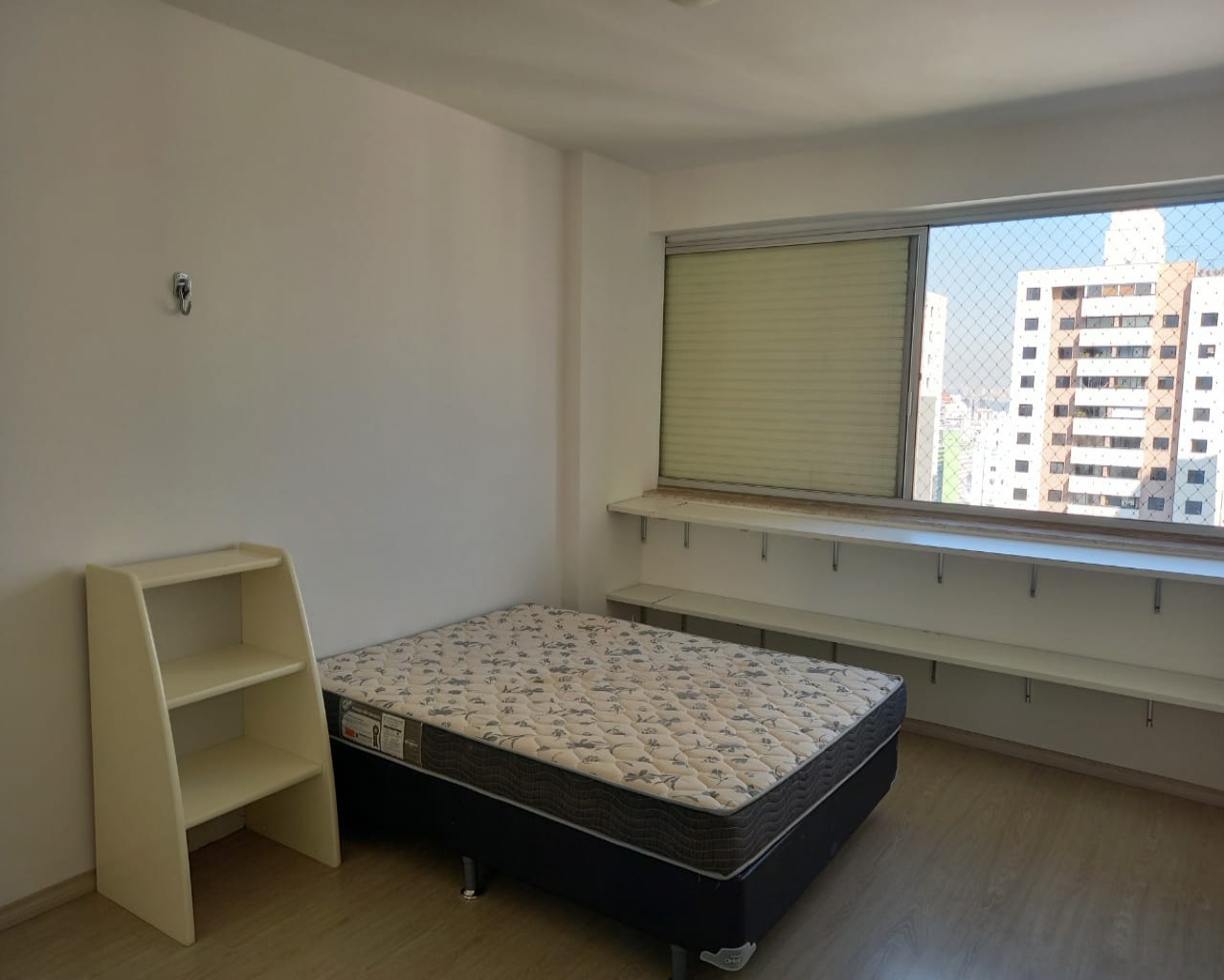 Apartamento para alugar com 3 quartos, 130m² - Foto 16