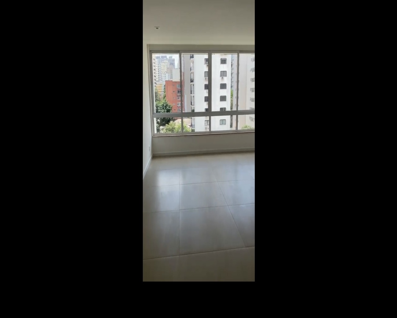 Apartamento para alugar com 3 quartos, 180m² - Foto 1