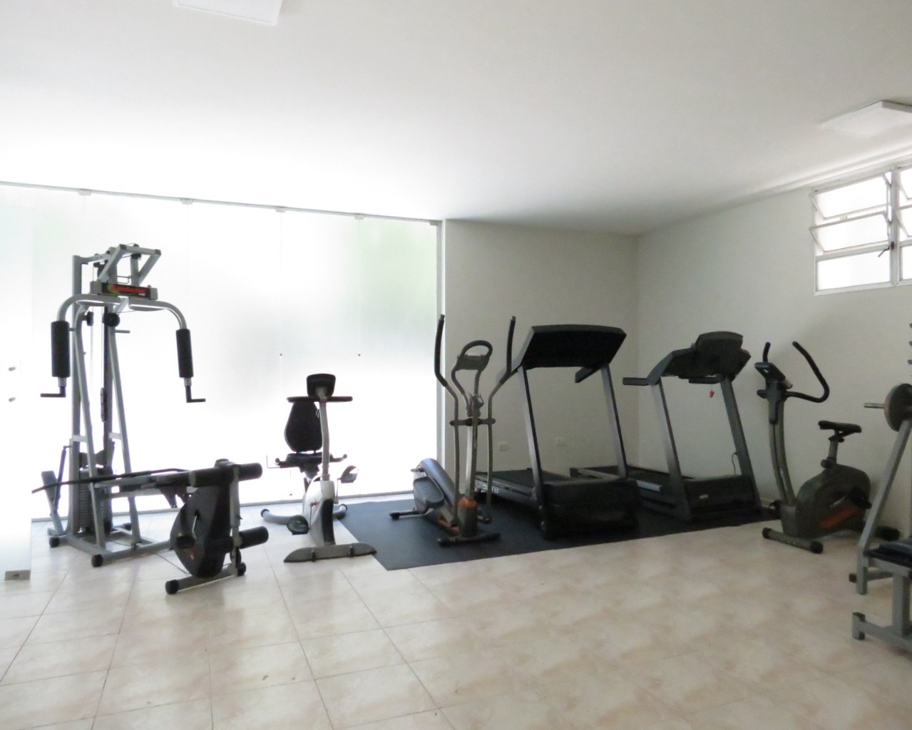 Apartamento para alugar com 2 quartos, 97m² - Foto 47