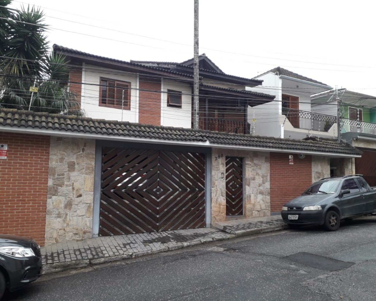 Sobrado à venda com 4 quartos, 350m² - Foto 1