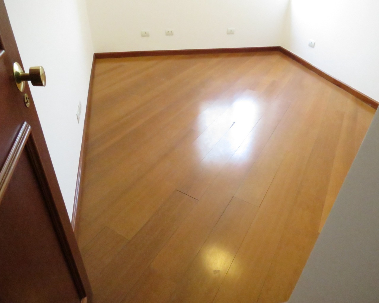 Apartamento para alugar com 2 quartos, 97m² - Foto 10