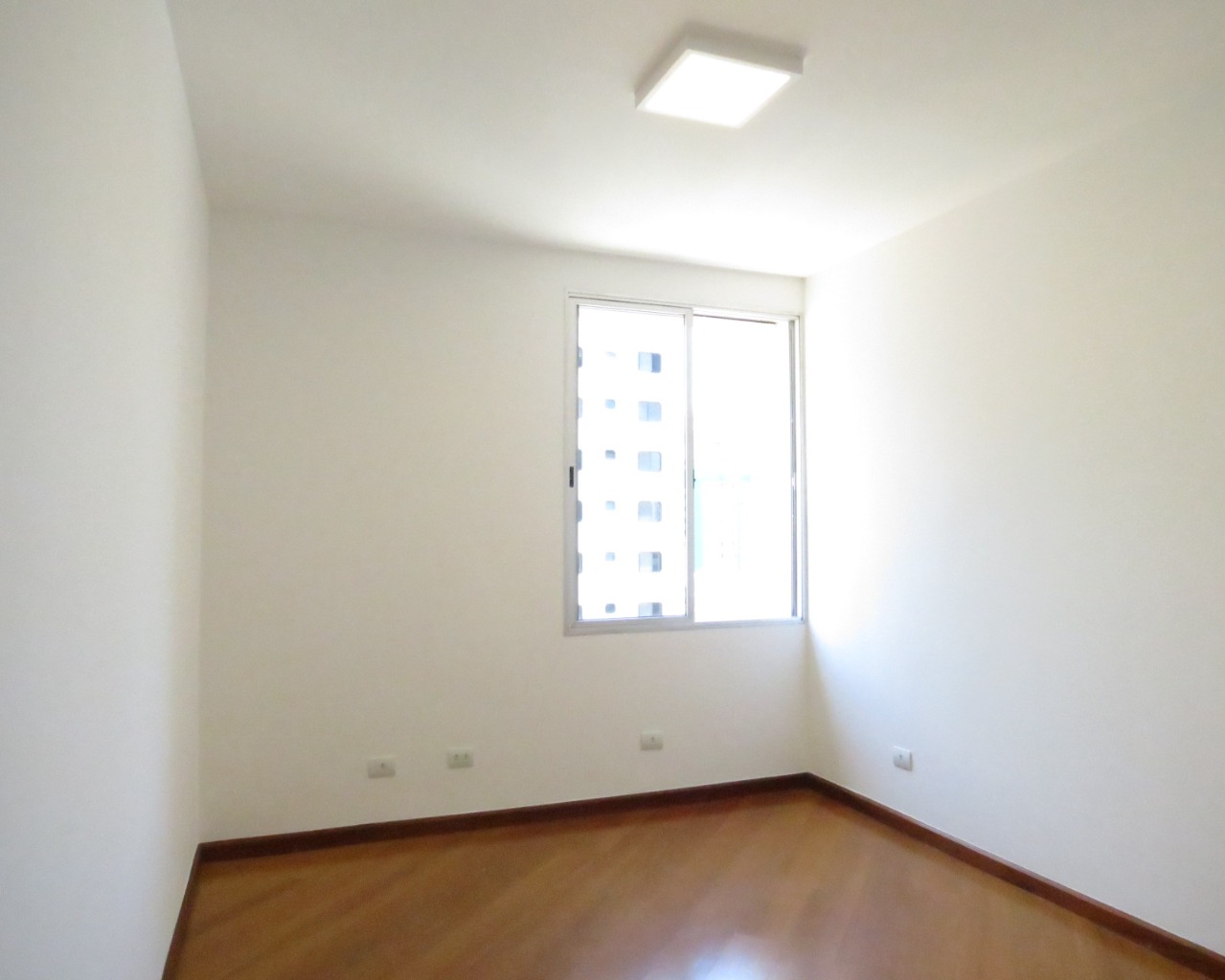 Apartamento para alugar com 2 quartos, 97m² - Foto 7