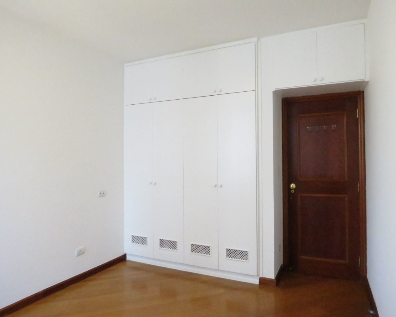 Apartamento para alugar com 2 quartos, 97m² - Foto 8