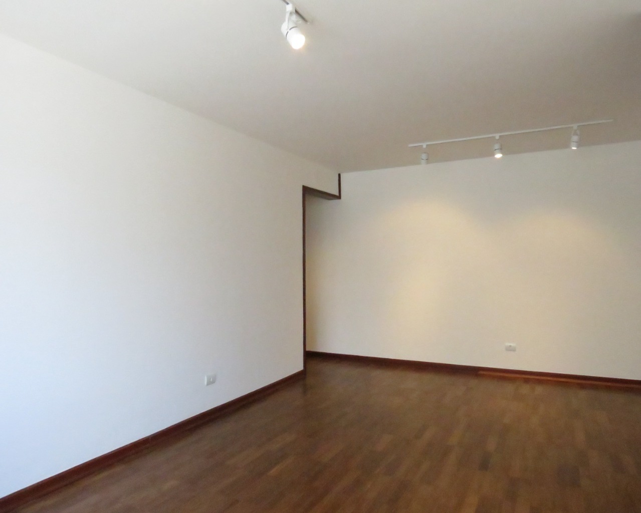 Apartamento para alugar com 2 quartos, 97m² - Foto 19