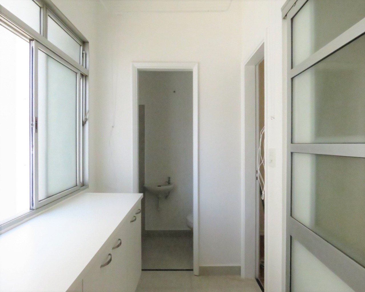 Apartamento para alugar com 2 quartos, 97m² - Foto 32