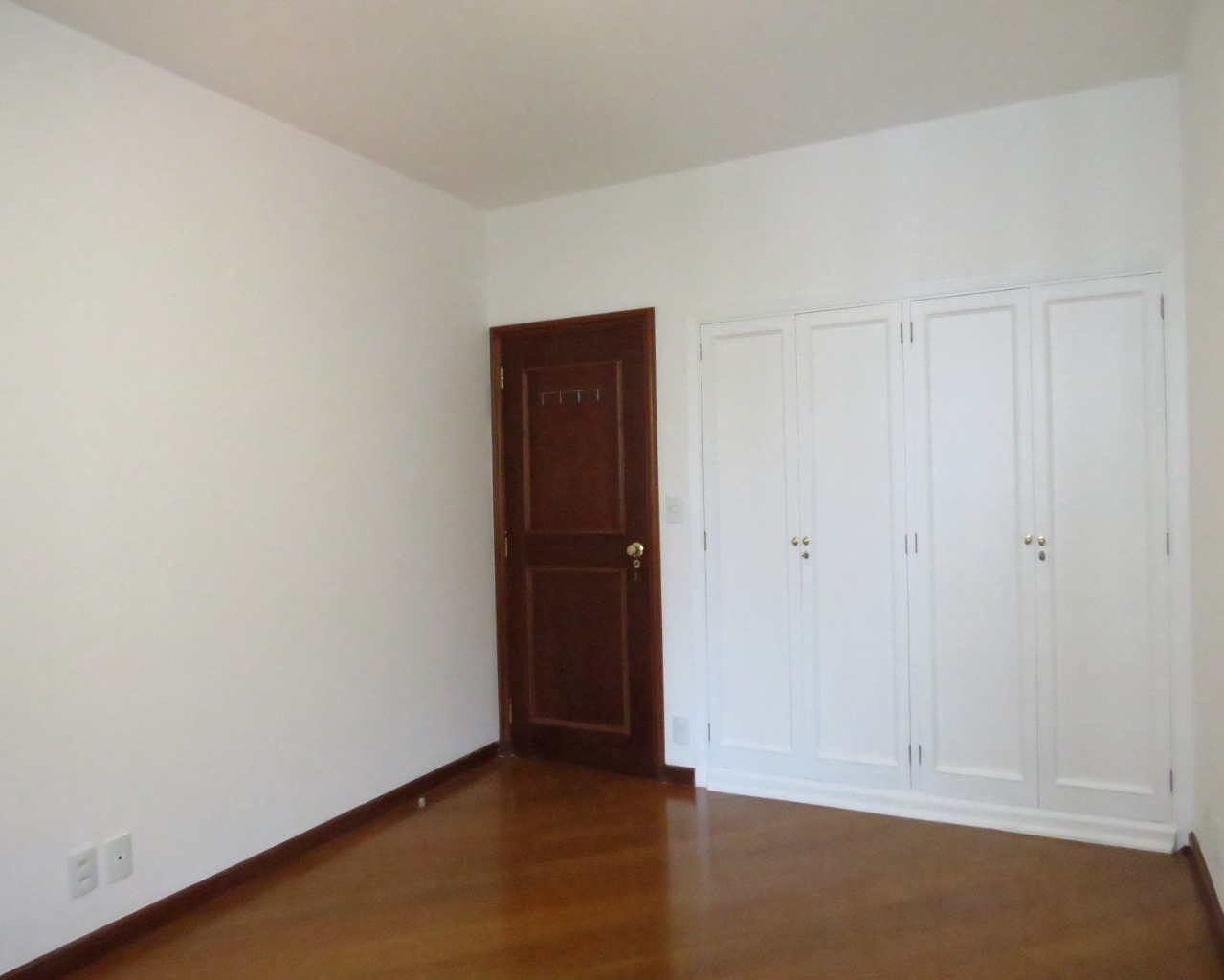 Apartamento para alugar com 2 quartos, 97m² - Foto 4