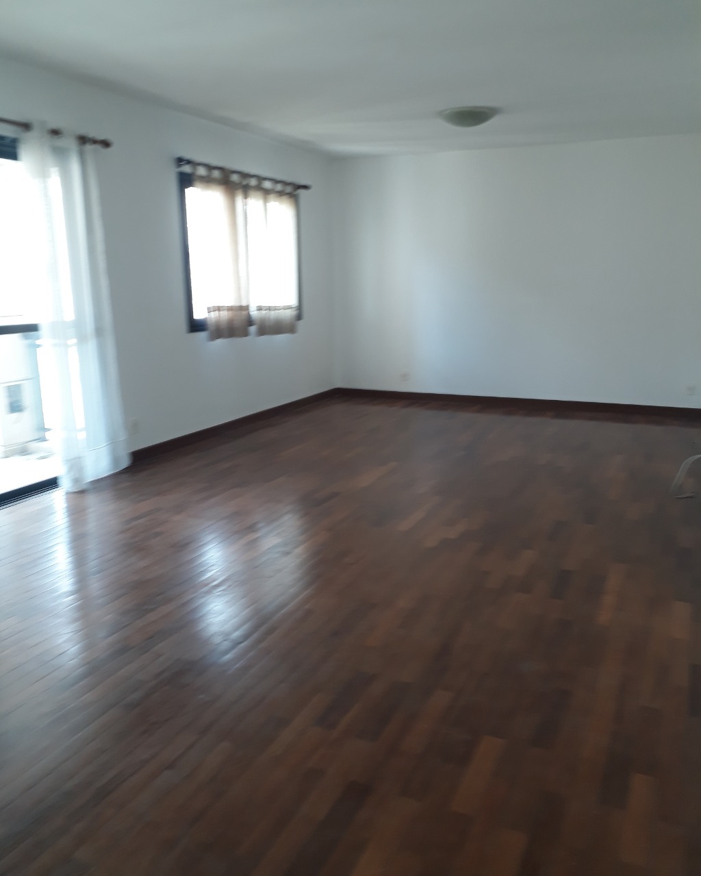 Apartamento para alugar com 2 quartos, 114m² - Foto 2