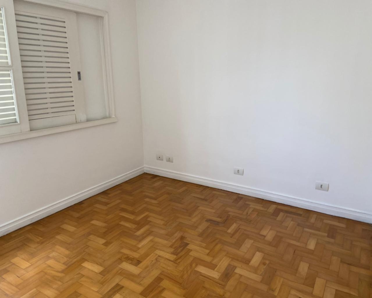 Apartamento para alugar com 3 quartos, 130m² - Foto 13