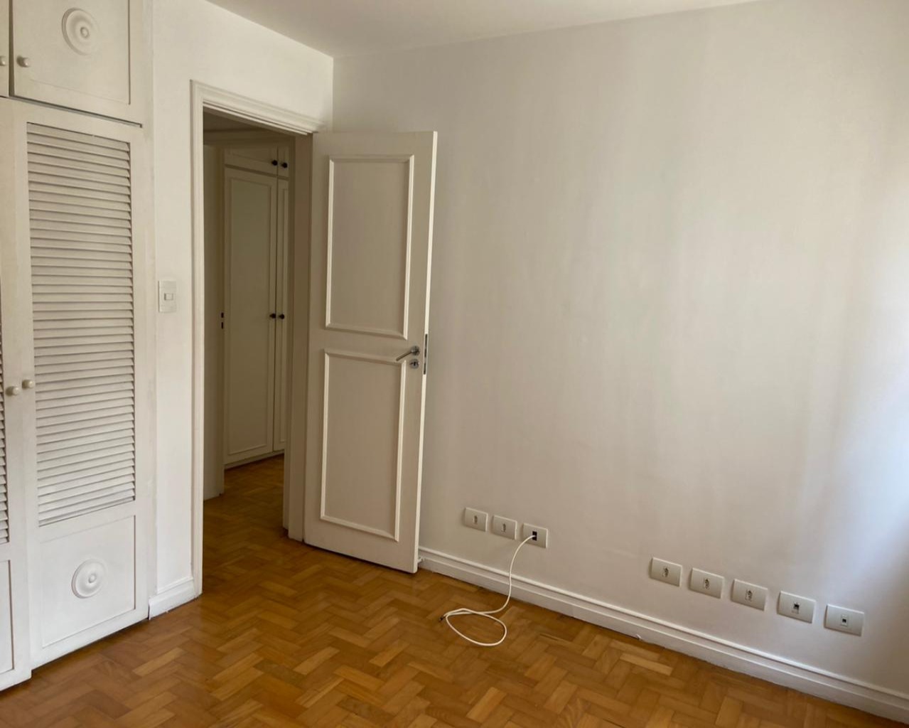 Apartamento para alugar com 3 quartos, 130m² - Foto 10