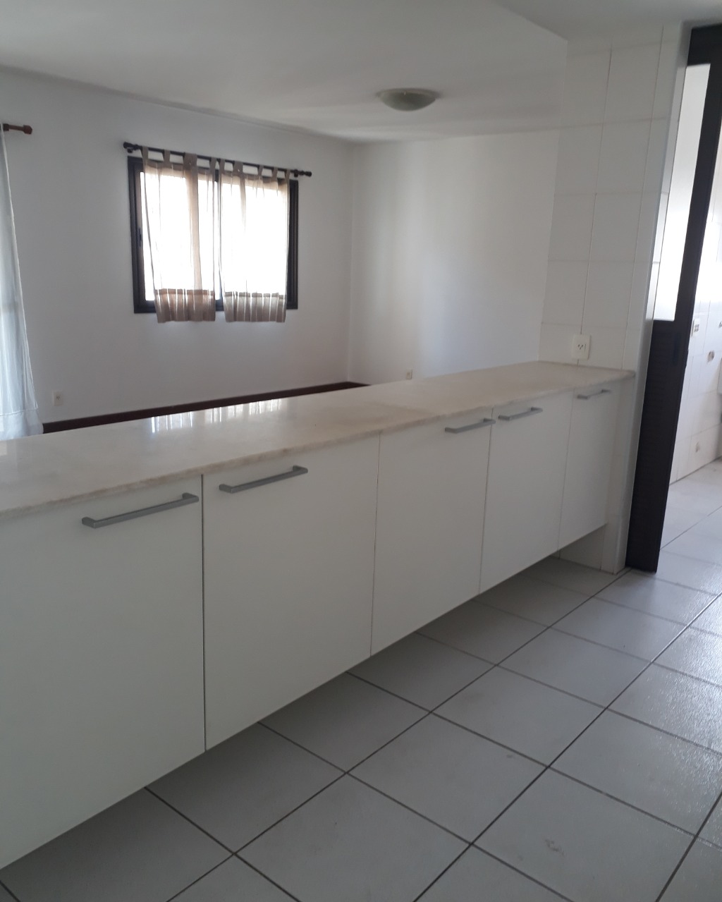 Apartamento para alugar com 2 quartos, 114m² - Foto 4