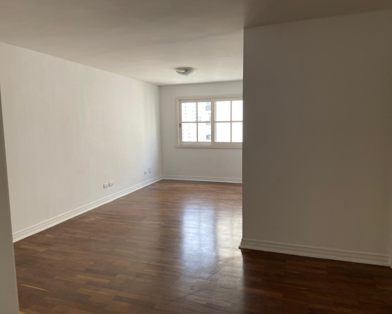 Apartamento para alugar com 3 quartos, 130m² - Foto 1