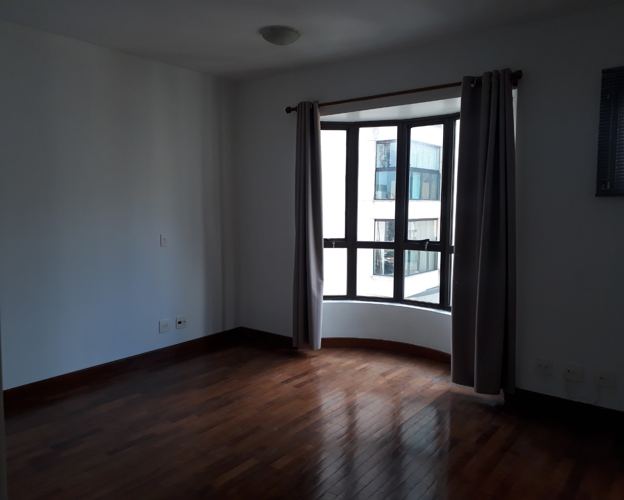 Apartamento para alugar com 2 quartos, 114m² - Foto 24