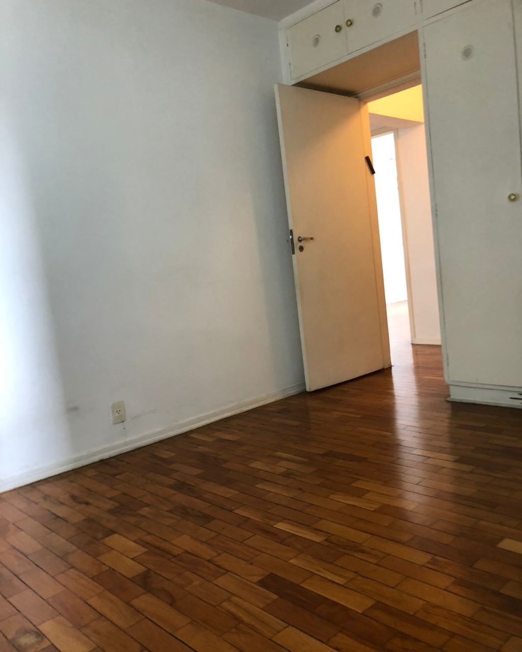 Apartamento para alugar com 3 quartos, 111m² - Foto 11