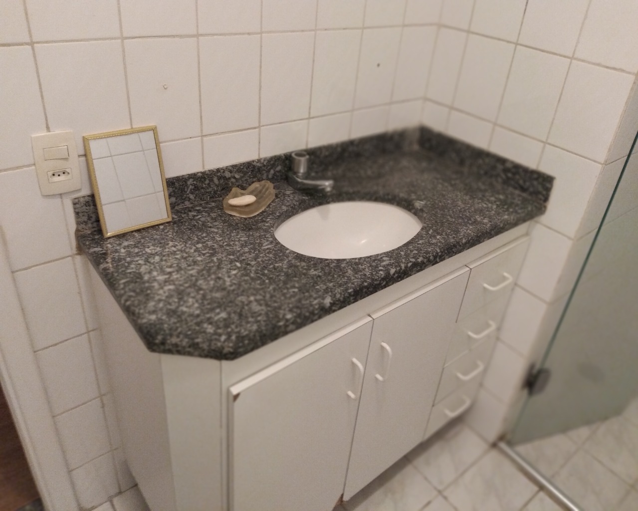 Apartamento para alugar com 2 quartos, 70m² - Foto 17